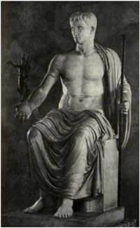 Статуя Августа в виде Юпитера, восседающего на троне. Эрмитаж.