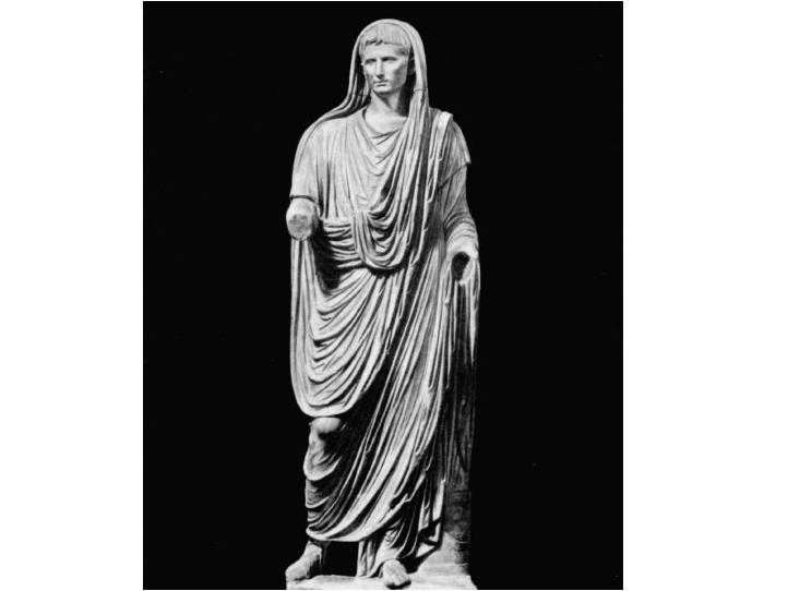 портретная статуя Августа в тоге