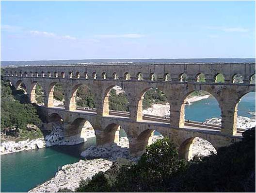 Гарский мост (римский акведук в Ниме) . I в. до н. э. — I в. н. э. Франция .