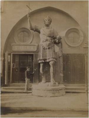 Статуя Валентиниана I. 370 г.