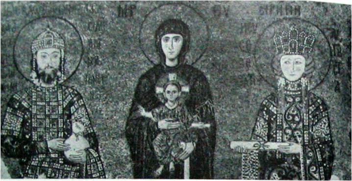 Император Иоанн II и императрица Ирина перед Богоматерью. 